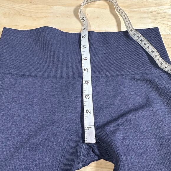 Lululemon In The Flow Crop II Blue Women's Size 6 in Excellent Used Condition - Picture 6 of 7